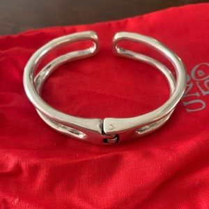Uno de 50 Hinged Bracelet
